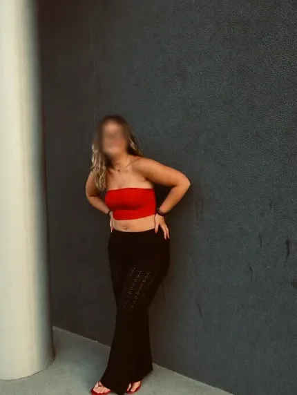 Andrea, 18