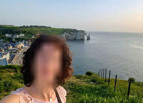 Elena, 40
