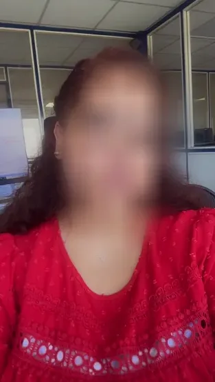 Julia, 40