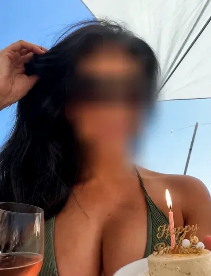 Karin, 40