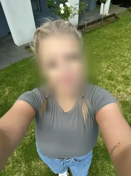 Kathrin, 30