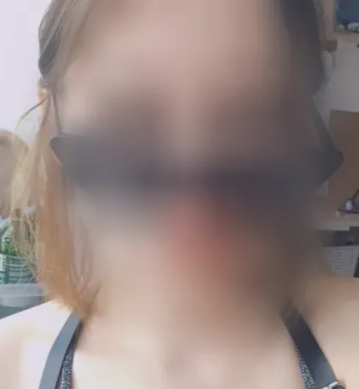 Marie, 19