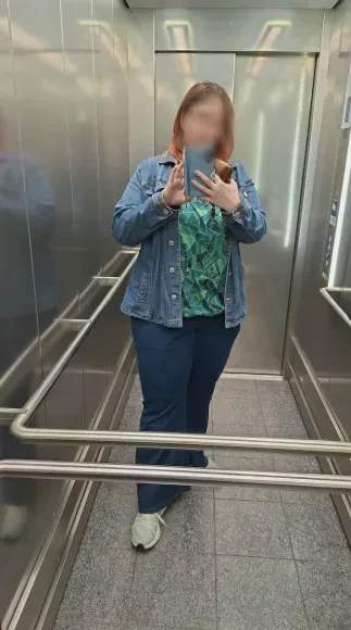 Nadine, 40