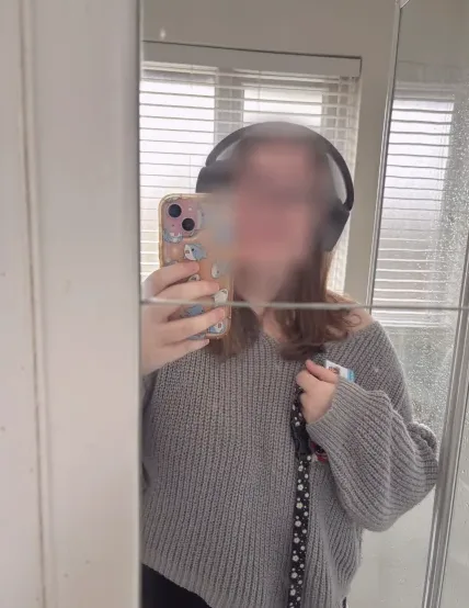 Sabine, 23